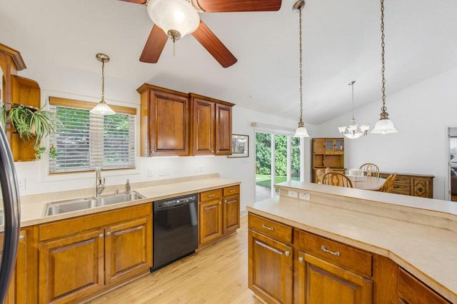 W152S7689 Mystic DRIVE, Muskego, WI 53150