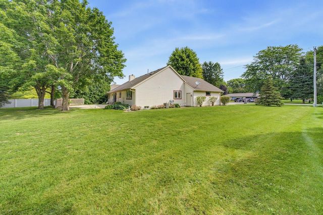 W152S7689 Mystic DRIVE, Muskego, WI 53150