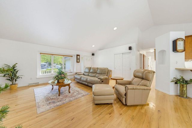 W152S7689 Mystic DRIVE, Muskego, WI 53150