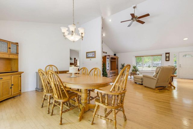 W152S7689 Mystic DRIVE, Muskego, WI 53150