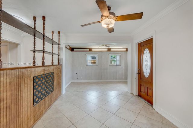 2674 W 8th Ct, Hialeah, FL 33010