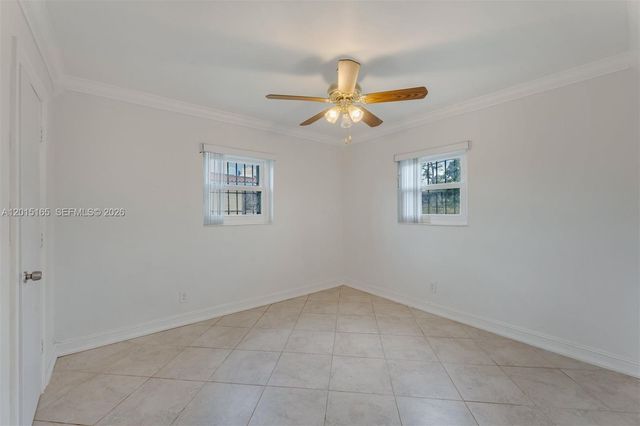 2674 W 8th Ct, Hialeah, FL 33010