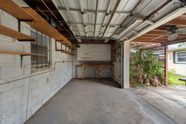 2674 W 8th Ct, Hialeah, FL 33010