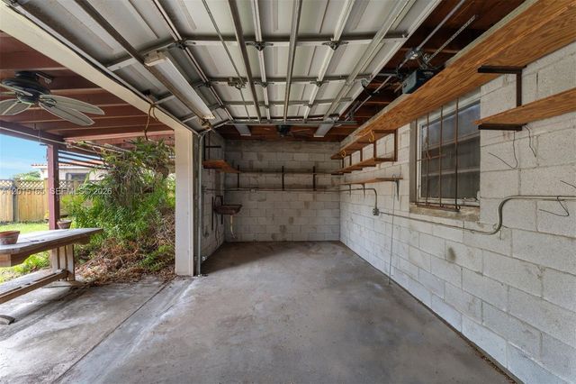 2674 W 8th Ct, Hialeah, FL 33010
