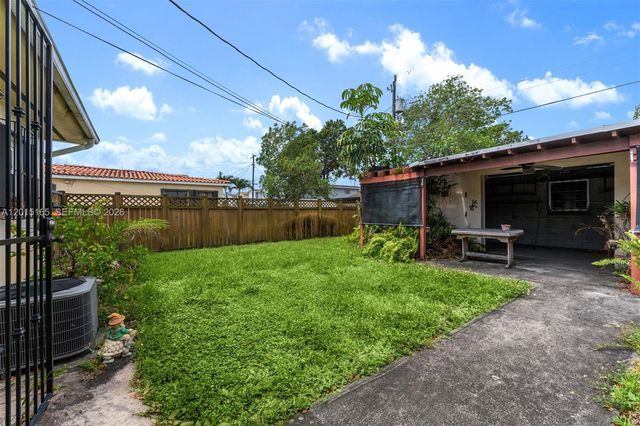 2674 W 8th Ct, Hialeah, FL 33010