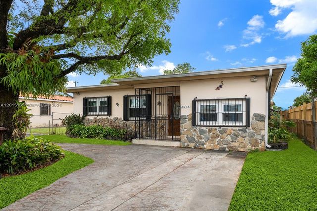 2674 W 8th Ct, Hialeah, FL 33010