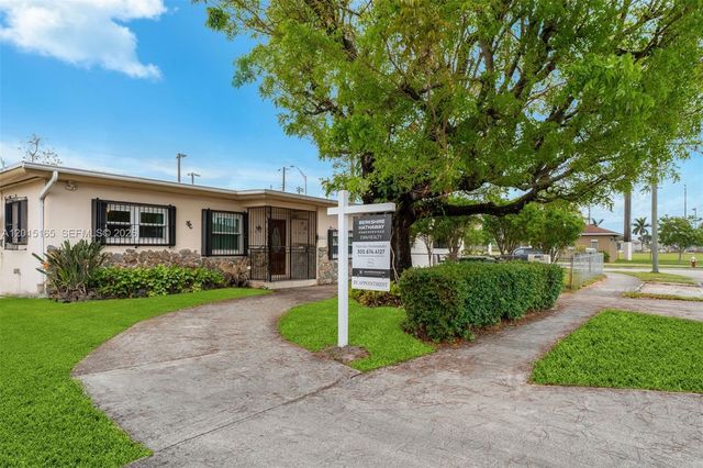 2674 W 8th Ct, Hialeah, FL 33010