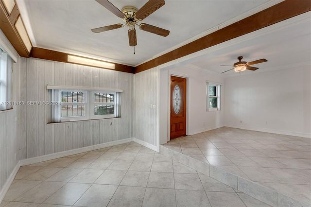 2674 W 8th Ct, Hialeah, FL 33010