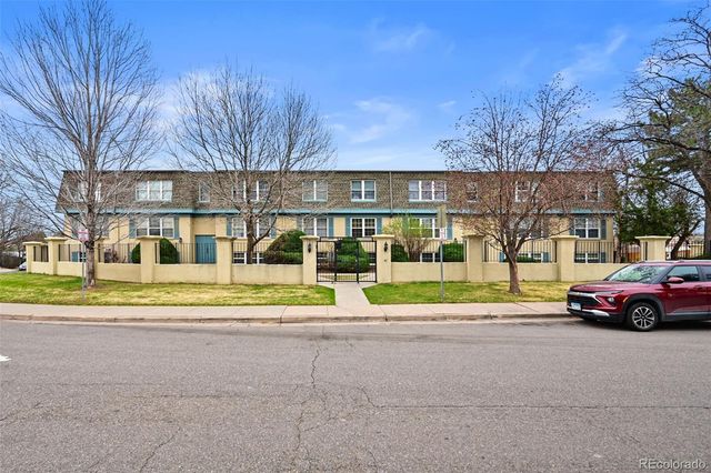 3480 S Akron Street 8, Denver, CO 80231