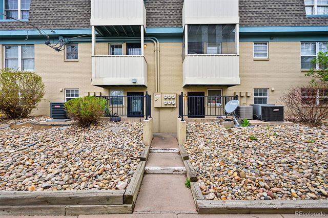 3480 S Akron Street 8, Denver, CO 80231