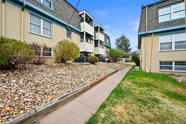 3480 S Akron Street 8, Denver, CO 80231