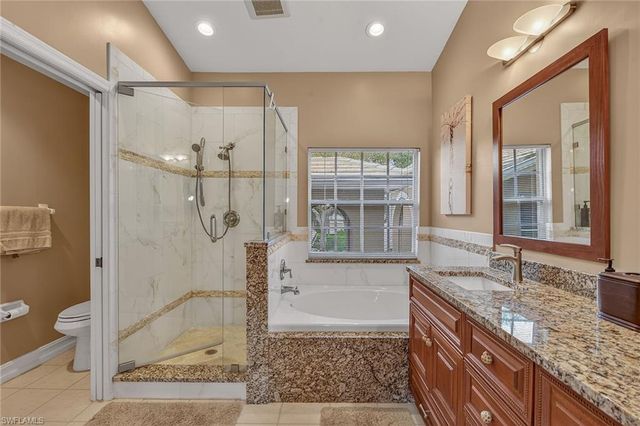 24766 Lakemont Cove LN # 202, Bonita Springs, FL 34134