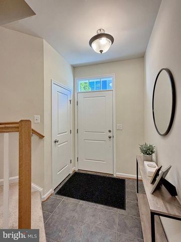 61 STEEPLECHASE DR, La Plata, MD 20646