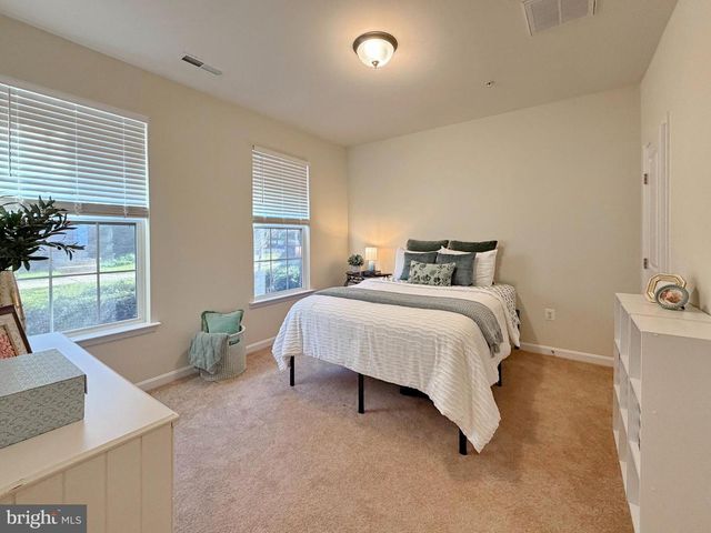 61 STEEPLECHASE DR, La Plata, MD 20646