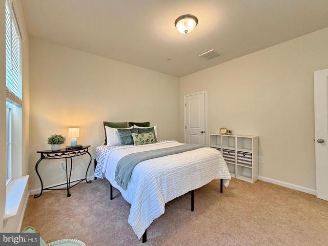 61 STEEPLECHASE DR, La Plata, MD 20646