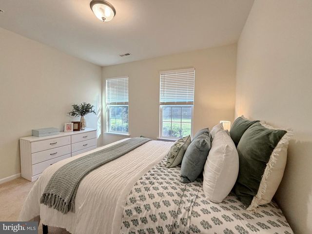 61 STEEPLECHASE DR, La Plata, MD 20646