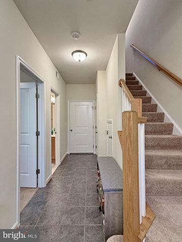 61 STEEPLECHASE DR, La Plata, MD 20646