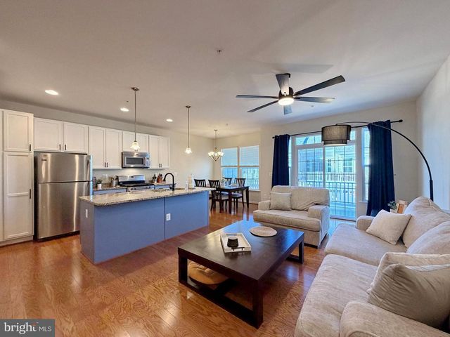 61 STEEPLECHASE DR, La Plata, MD 20646