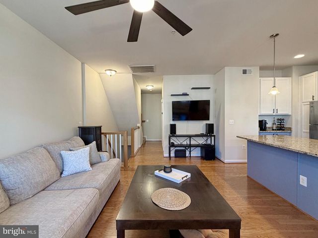 61 STEEPLECHASE DR, La Plata, MD 20646