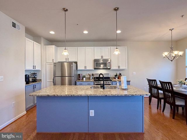 61 STEEPLECHASE DR, La Plata, MD 20646