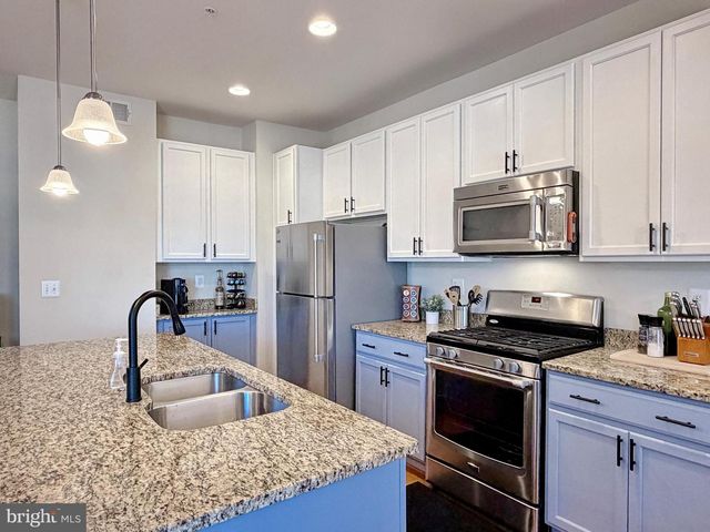 61 STEEPLECHASE DR, La Plata, MD 20646