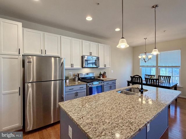 61 STEEPLECHASE DR, La Plata, MD 20646