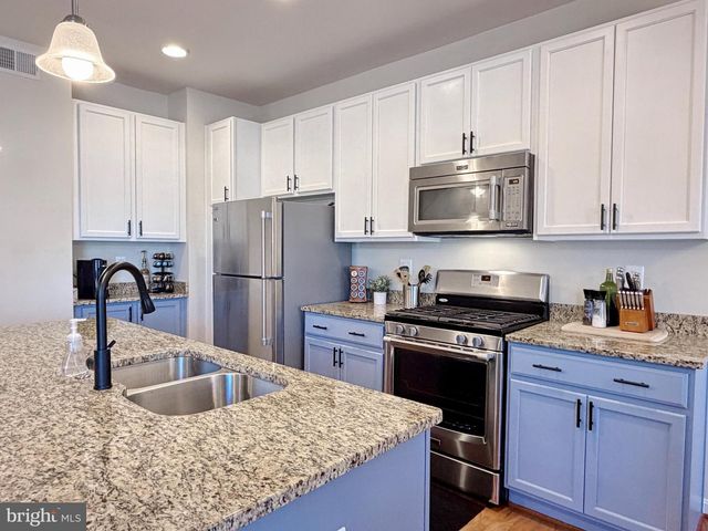 61 STEEPLECHASE DR, La Plata, MD 20646