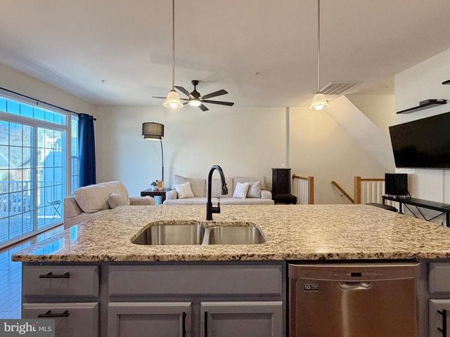 61 STEEPLECHASE DR, La Plata, MD 20646