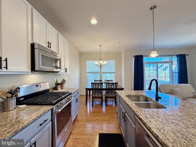 61 STEEPLECHASE DR, La Plata, MD 20646