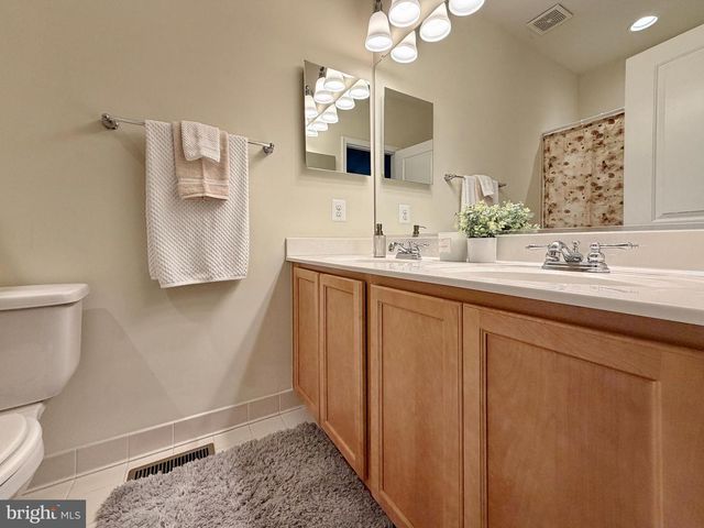 61 STEEPLECHASE DR, La Plata, MD 20646