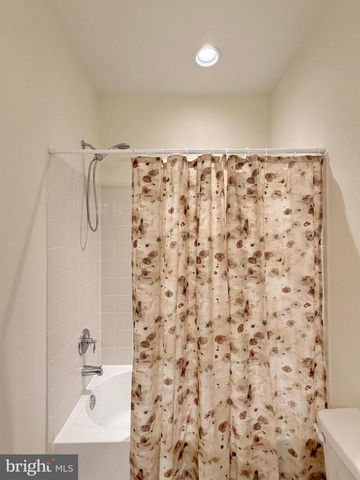 61 STEEPLECHASE DR, La Plata, MD 20646