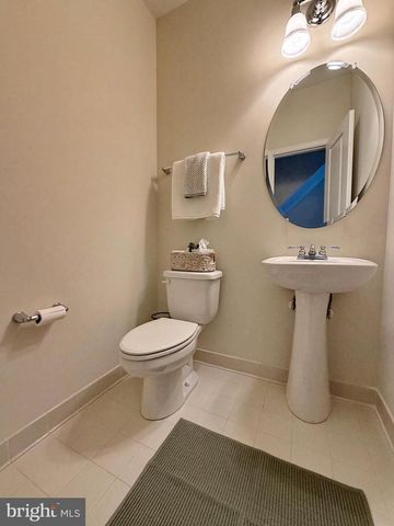 61 STEEPLECHASE DR, La Plata, MD 20646