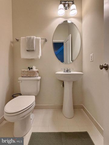 61 STEEPLECHASE DR, La Plata, MD 20646