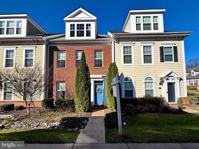 61 STEEPLECHASE DR, La Plata, MD 20646