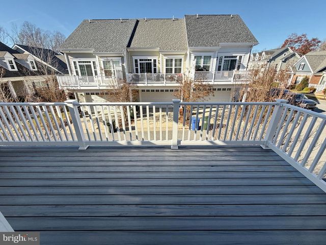 61 STEEPLECHASE DR, La Plata, MD 20646