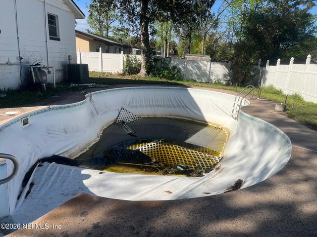 211 SATURN Lane N, Orange Park, FL 32073