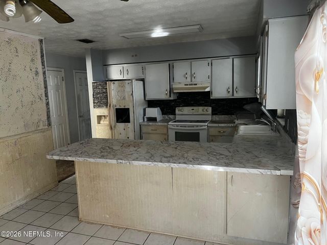 211 SATURN Lane N, Orange Park, FL 32073