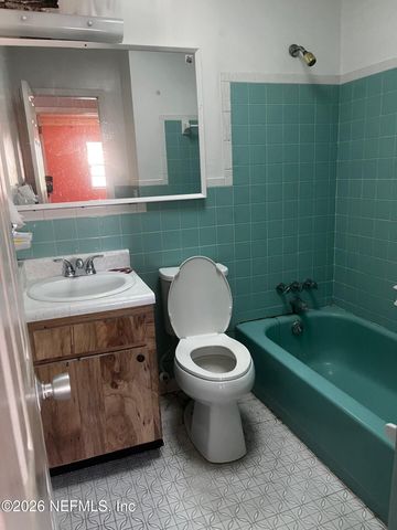 211 SATURN Lane N, Orange Park, FL 32073