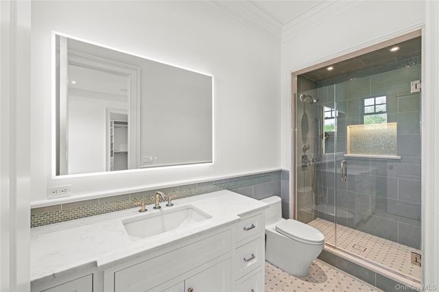 5 Michaels Way, Westhampton Beach, NY 11978