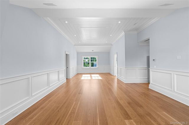 5 Michaels Way, Westhampton Beach, NY 11978