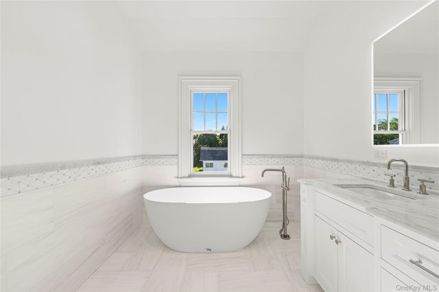 5 Michaels Way, Westhampton Beach, NY 11978