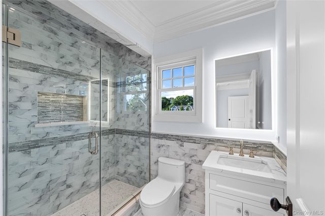 5 Michaels Way, Westhampton Beach, NY 11978