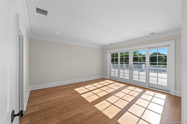 5 Michaels Way, Westhampton Beach, NY 11978