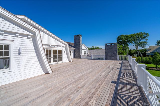 5 Michaels Way, Westhampton Beach, NY 11978