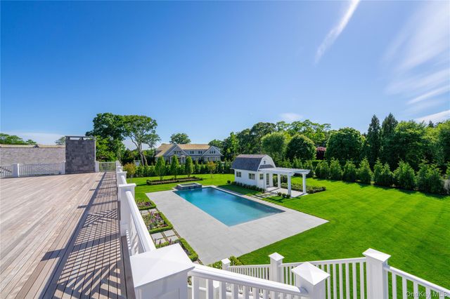 5 Michaels Way, Westhampton Beach, NY 11978
