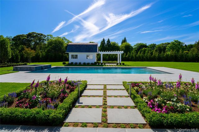 5 Michaels Way, Westhampton Beach, NY 11978