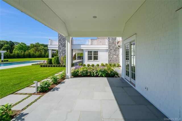 5 Michaels Way, Westhampton Beach, NY 11978