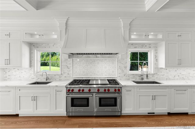 5 Michaels Way, Westhampton Beach, NY 11978