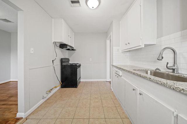1513 5th Avenue N, Texas City, TX 77590