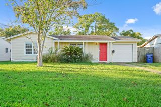 1513 5th Avenue N, Texas City, TX 77590